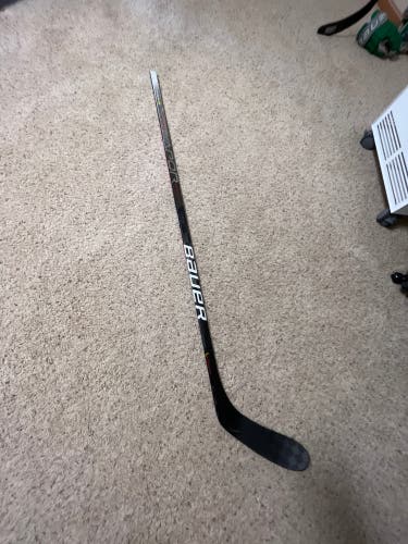 Bauer Vapor Hyperlite Hockey Stick