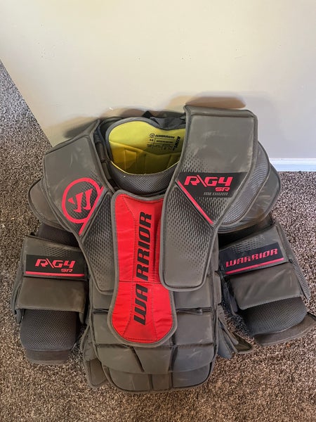 Used Medium Warrior Ritual G4 Goalie Chest Protector