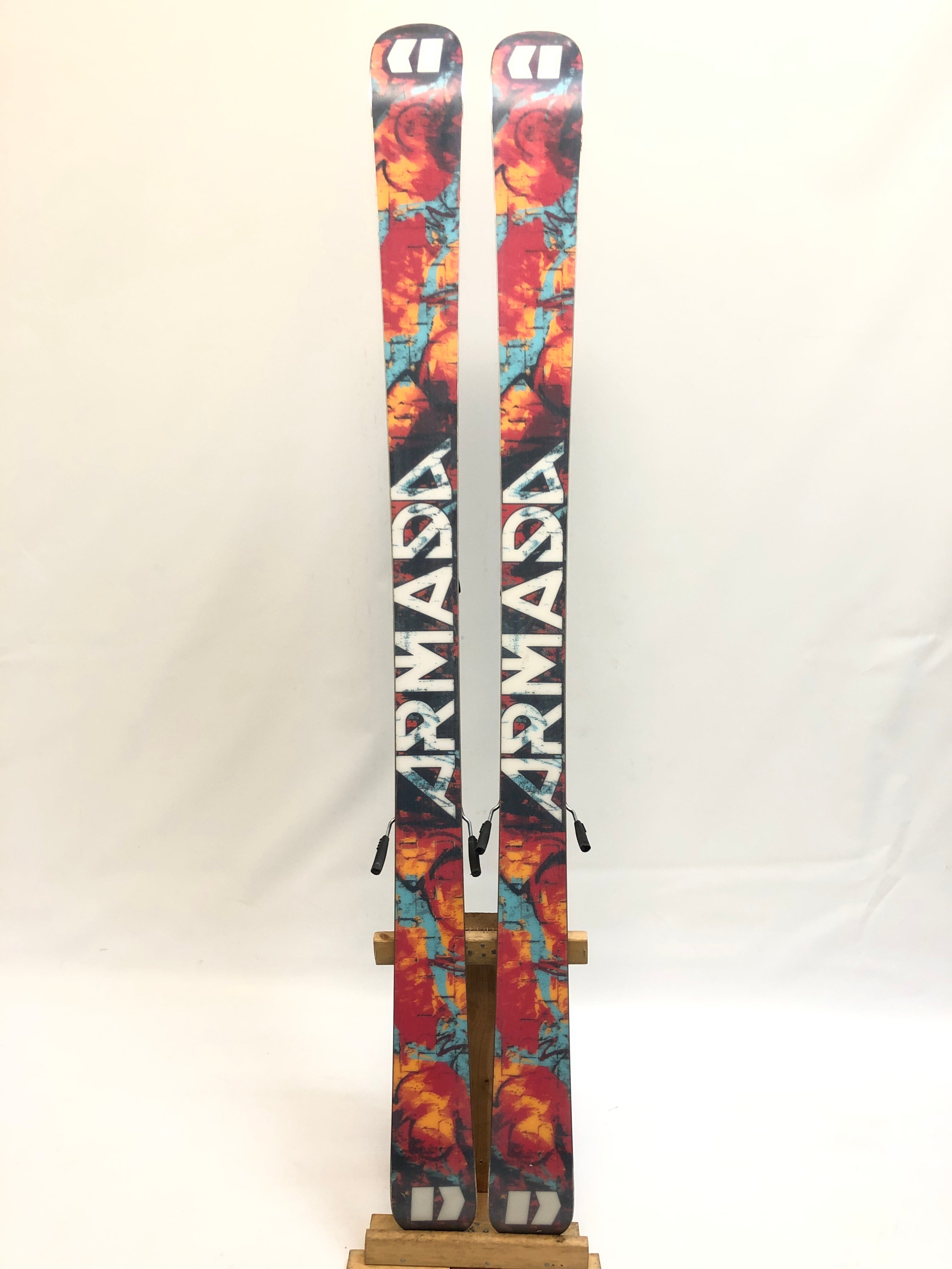 156cm Armada Madsteez 84 Twin Tip Skis with Bindings