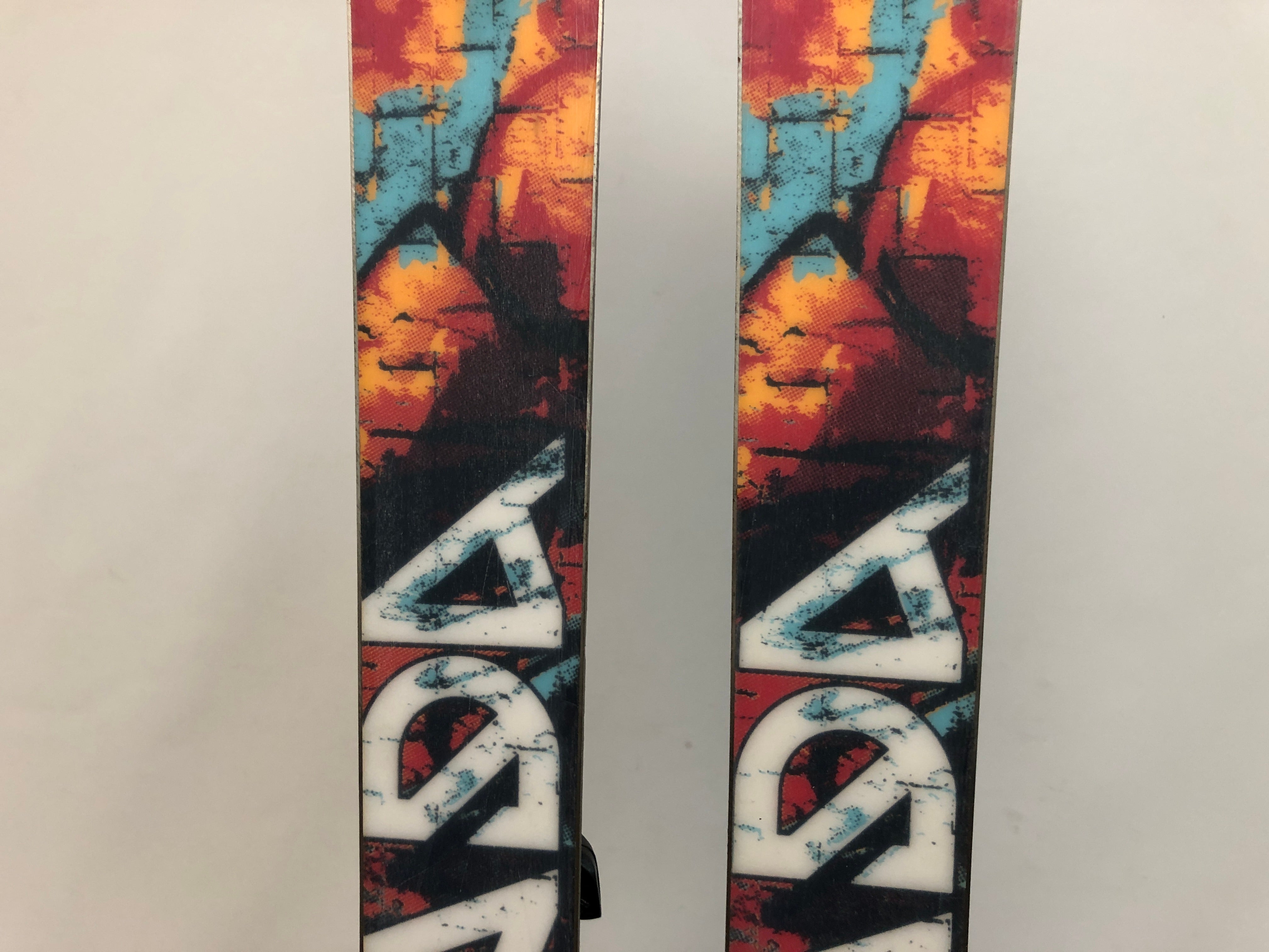 156cm Armada Madsteez 84 Twin Tip Skis with Bindings SidelineSwap