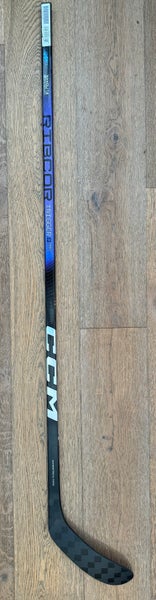 New Intermediate CCM Right Handed RibCor Trigger 8 Pro Hockey Stick P28