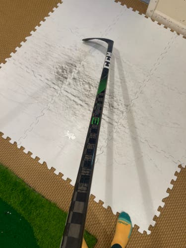 Senior Right Handed P29  RibCor Trigger 4 Pro Hockey Stick