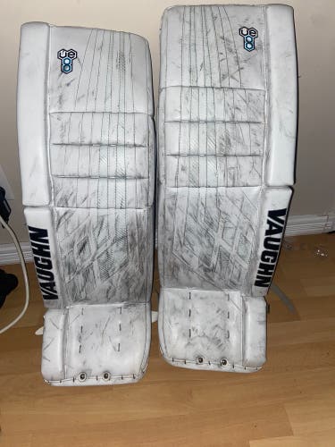 USED VAUGHN VE8 31+2 GOALIE PADS