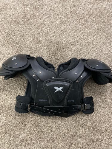 Xenith Flyte Football Shoulder Pads Youth M