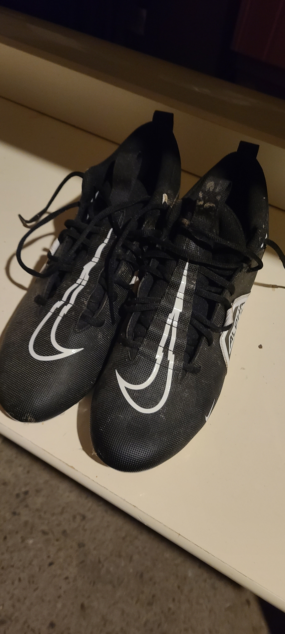 Used Men's Size 12 (Women's 13) Molded Cleats Nike Mid Top