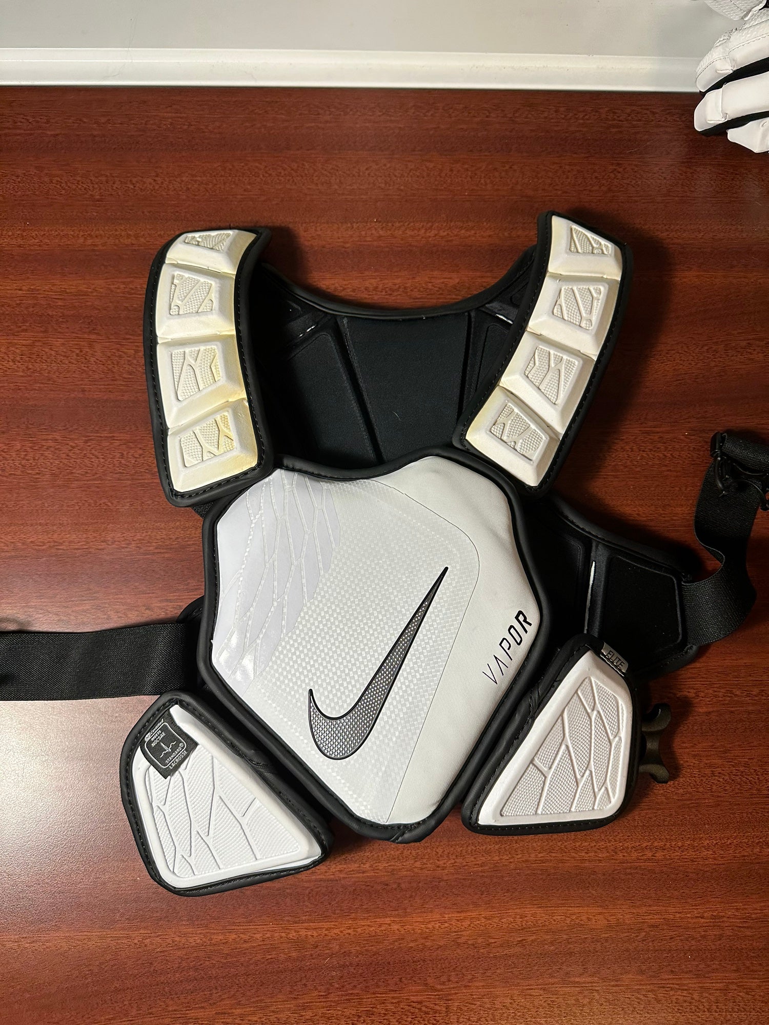 Nike Vapor Select Lacrosse Shoulder Pad Liner Medium