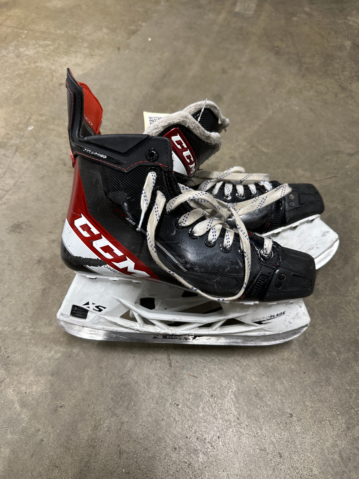 Used Senior CCM JetSpeed FT485 Hockey Skates 7.5