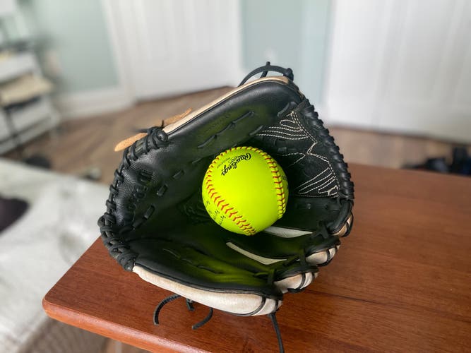 Outfield 12.5" Onyx/A1000 Fastpitch Softball Glove