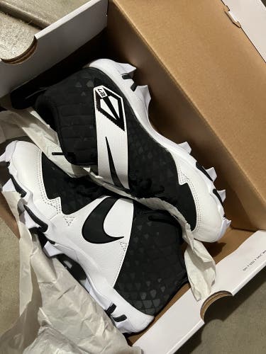 White Men's Molded Cleats High Top Force Zoom Trout 6