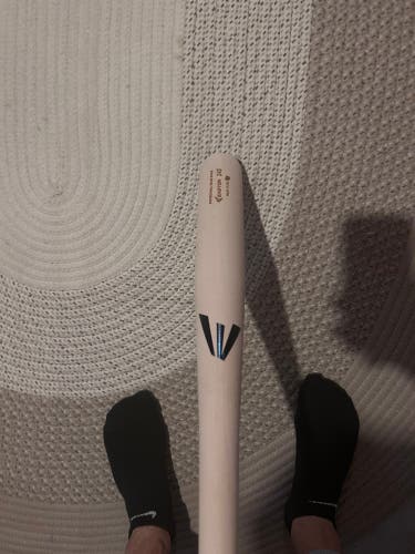 2019 Wood (-3) 30 oz 33" Pro 243 Maple Bat (Pricing Negotiable)