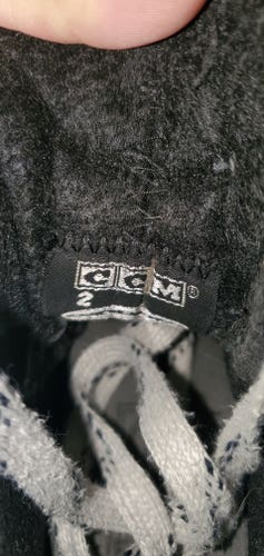 Junior Used CCM 652 Super Tacks Hockey Goalie Skates Regular Width Size 2