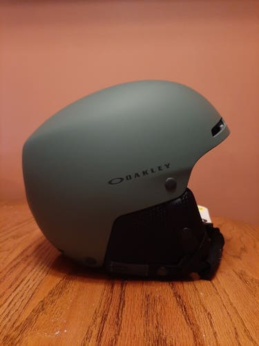 New Oakley MOD1 Helmet w/ MIPS; Olive Green