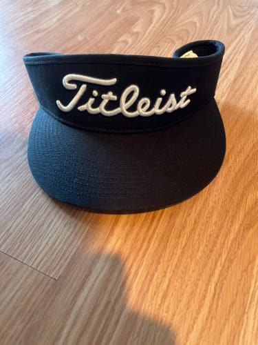 Black Used One Size Fits All Titleist Visor