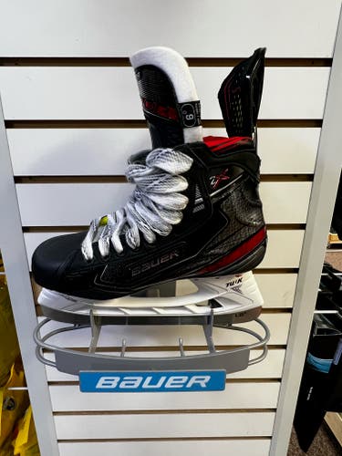 Intermediate New Bauer Vapor 2X Hockey Skates Regular Width Size 6