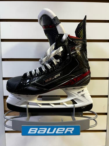 Intermediate New Bauer Vapor X Shift Pro Hockey Skates Regular Width Size 6