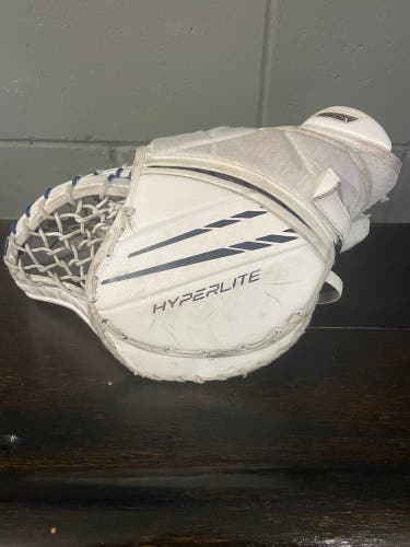 Bauer hyperlite goalie glove