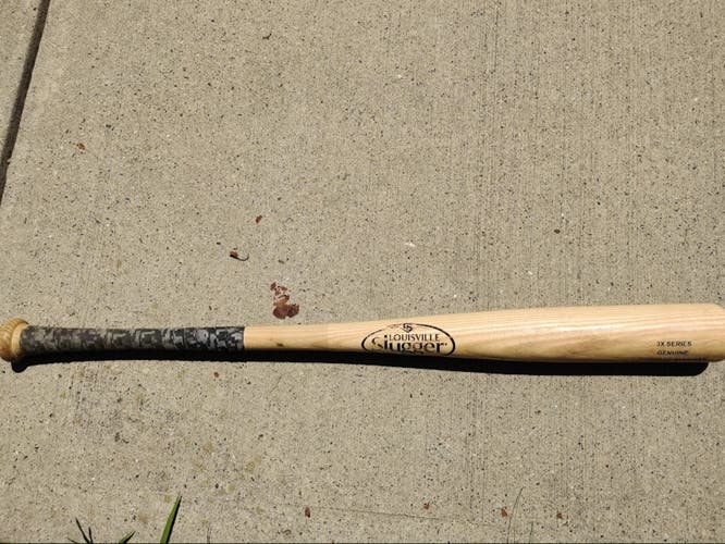 Used Louisville Slugger Series 3X Bat 31.5 oz 32"