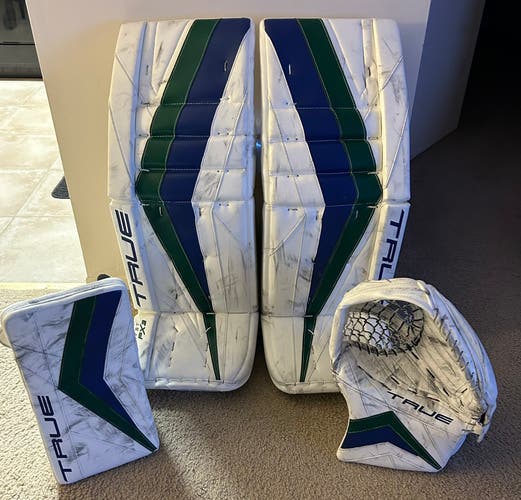 True Catalyst PX3 Sr Pro Custom Goalie Full Set Used 33+1.5