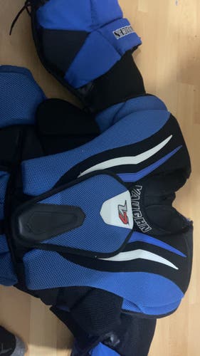 USED INTERMEDIATE VAUGHN V7 CHEST PROTECTOR
