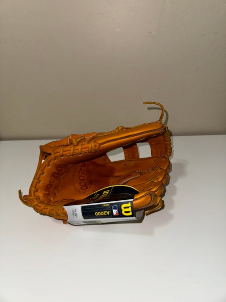 Evan Longoria and the new A2000 EL3 GM Glove 