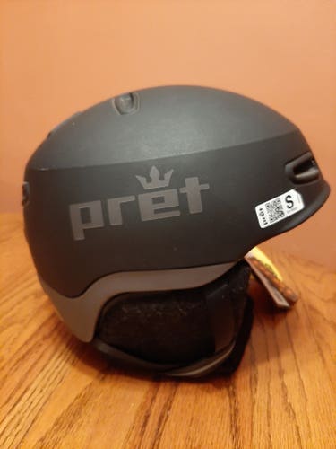 New Pret Sol X Helmet; Size Small