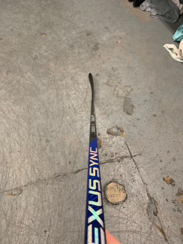 Senior Right Handed Pro Stock Nexus Sync Hockey Stick