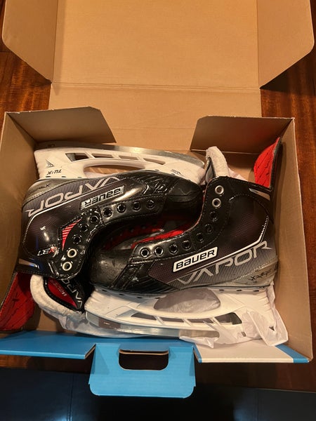 Used Bauer Regular Width Size 5.5 Vapor X3.7 Hockey Skates