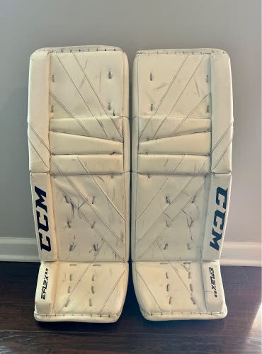 Used 32" CCM  Extreme Flex E5.9 Goalie Leg Pads