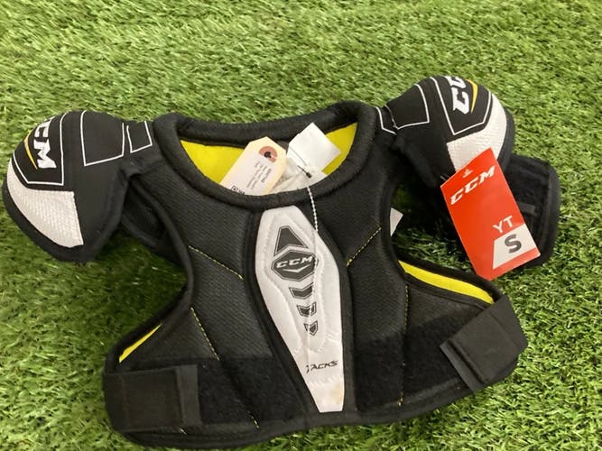 New Youth Small CCM Tacks Shoulder Pads