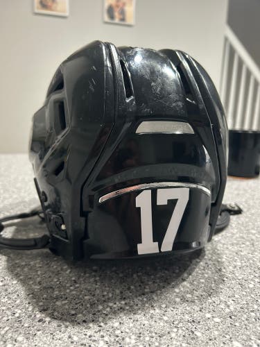 Used Large Bauer Re-Akt 150 Helmet