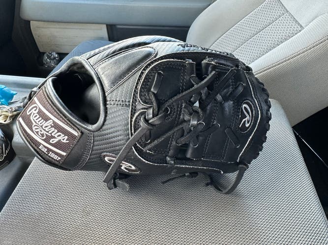 Used 2022 Right Hand Throw 11.75" Heart of the Hide Baseball Glove