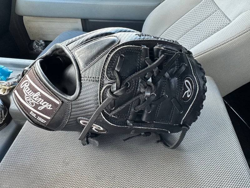 Used 2022 Right Hand Throw 11.75" Heart of the Hide Baseball Glove