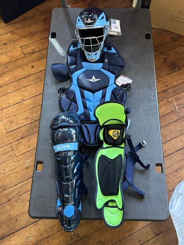 New All-Star System 7 Axis CKCC1216S7X Catcher's Set Navy/Sky Blue