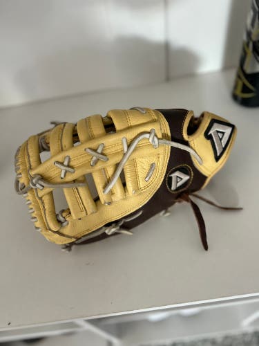 2022 First Base 11.5" Baseball Glove