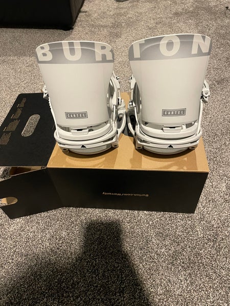 Burton Cartel Snowboard EST Size M - Grey Cloud | SidelineSwap