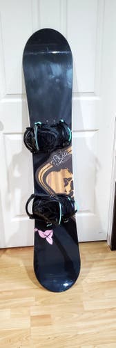 Used Women's Ride Solace Snowboard All Mountain With Bindings Medium Flex Directional