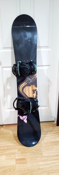 Used Women's Ride Solace Snowboard All Mountain With Bindings Medium Flex Directional