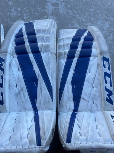 30" CCM  Extreme Flex E3.9 Goalie Leg Pads