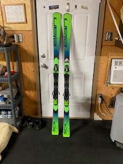 Used Unisex 2022 Elan 168 cm All Mountain Skis With Bindings Max Din 12