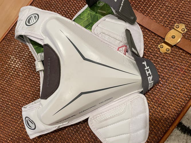 Used Small Maverik M5 Shoulder Pads