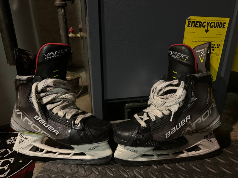 Senior Used Bauer Vapor Hyperlite Hockey Skates Size 7