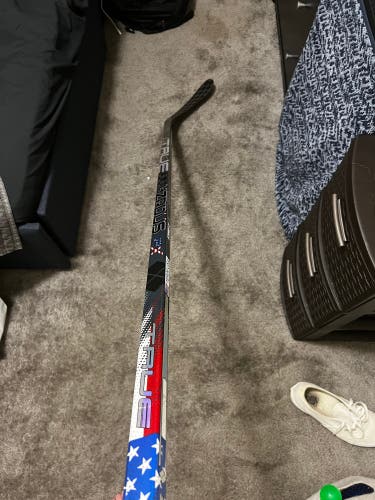 Senior Right Handed P28 Pro Stock Hzrdus PX Hockey Stick