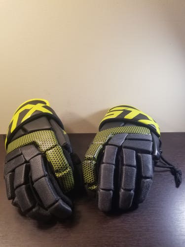 Used Player's STX Stallion 100 Lacrosse Gloves 12"