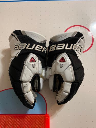 Used Bauer 15" Gloves