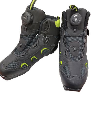 802 Whitewoods Adult NNN Cross-Country Ski Boots with ATOP Lacing System (Size 36) (Black/Green)