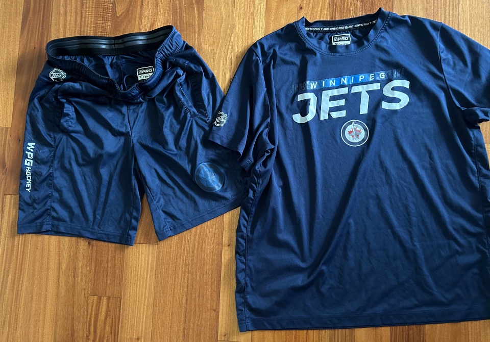 Winnipeg Jets Fanatics Authentic Pro XL Shirt L Shorts Team Player Issue
