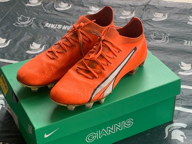 Used Size 9.0 (Women's 10) Puma Cleats