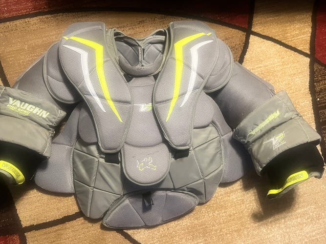 Used XL Vaughn Velocity V7 XF Pro Carbon Goalie Chest Protector