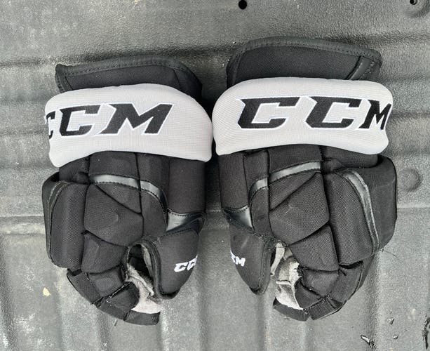 CCM HG12 LAKings Gloves - 13"