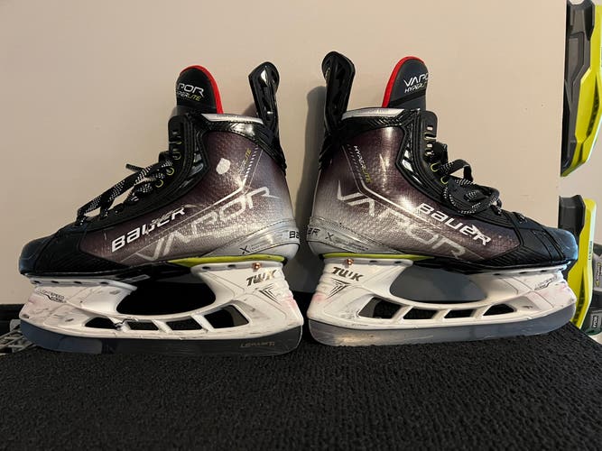 Used Bauer Vapor Hyperlite 8 Fit 2 Hockey Skates